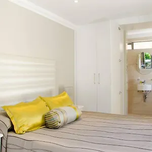  Apartment Echo Friendly Sunny Contemporary Garden Flat