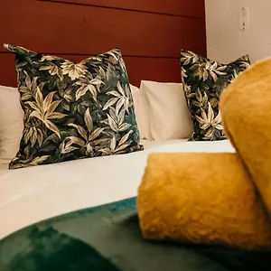  Apartment Uxolo Living